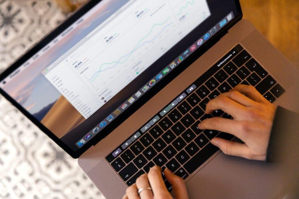 Is Remote Work Right For You? 4 Advantages and Disadvantages of Remote Work